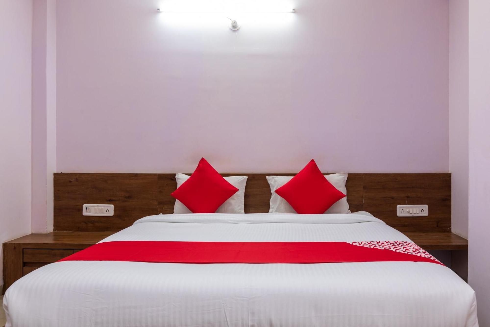 Collection O Prince Palace Ratlam ภายนอก รูปภาพ